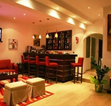 Omiros Luxury 酒店