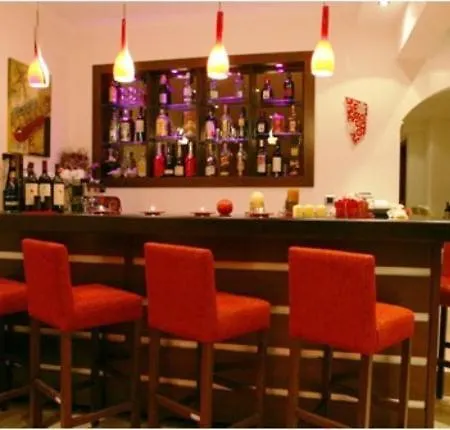 Hotel Omiros Luxury 3*