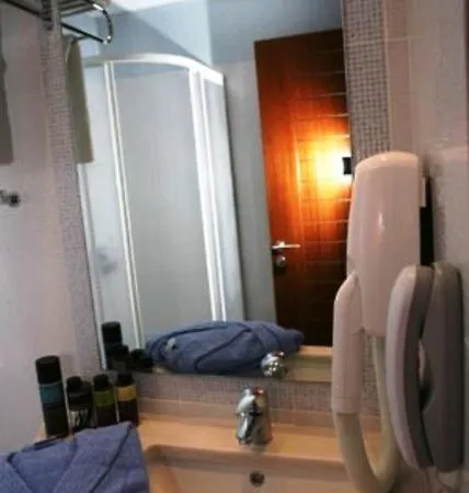 Omiros Luxury
